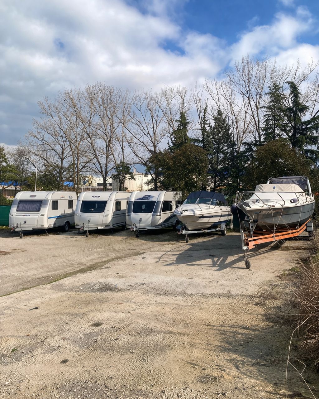 Salman Tekne ve Karavan Park alanı - geniş açık park sahası Gölcük Kocaeli